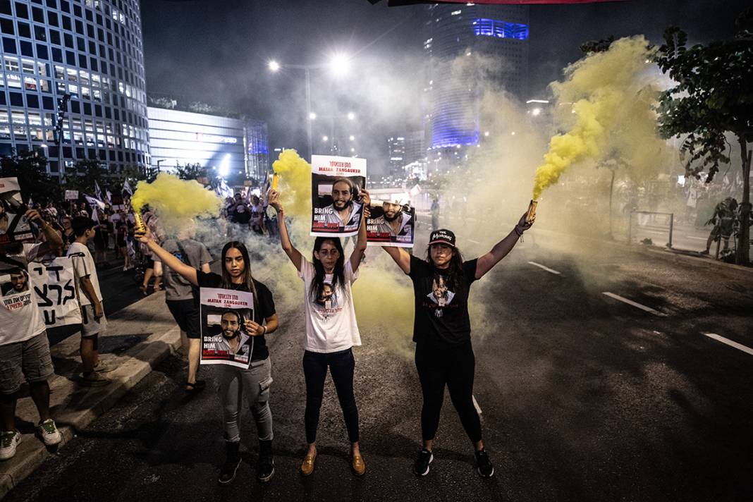 On binlerce İsrailli  sokaklara döküldü! Esir takası anlaşması ve erken seçim istiyorlar 6